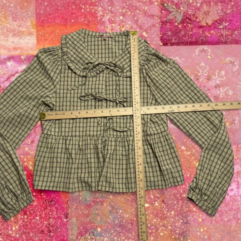 Bailey Rose brown plaid blouse with tie front and ruffle collar. Size M - Picture 3 of 6